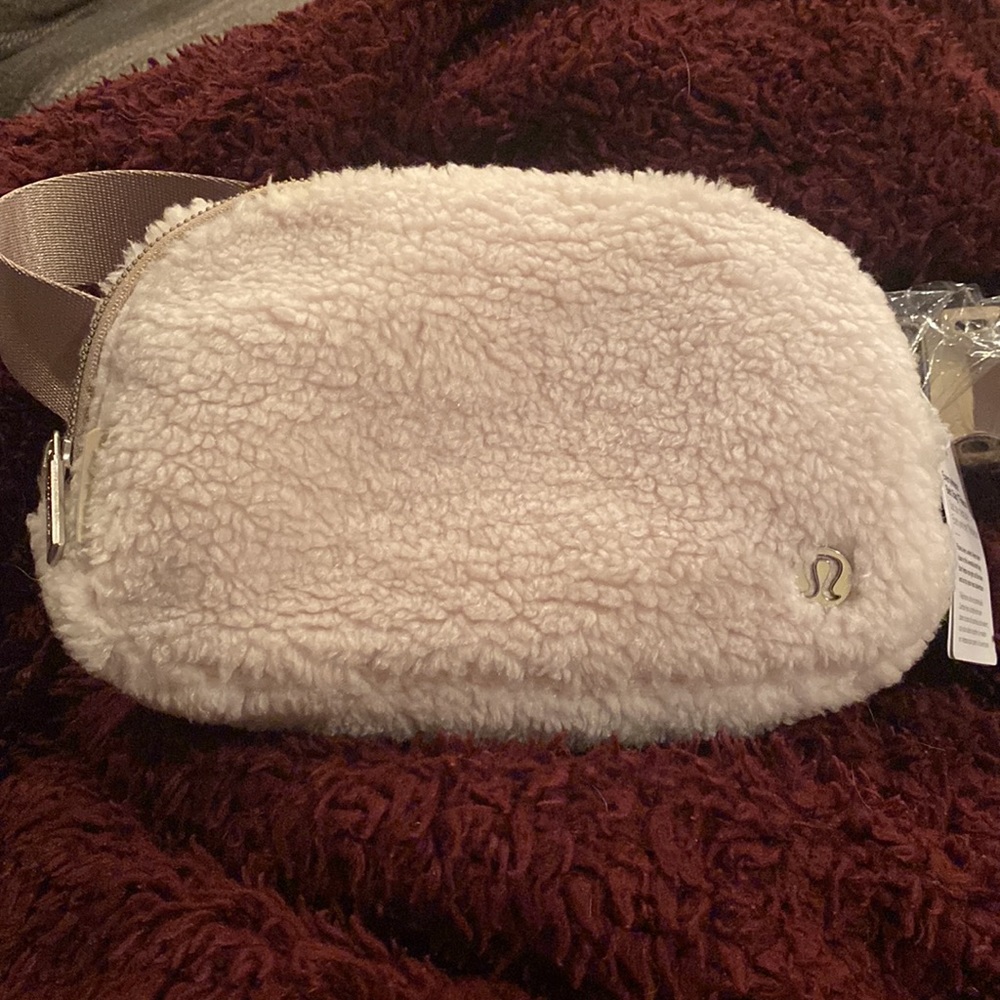 Lululemon white fleece belt bag